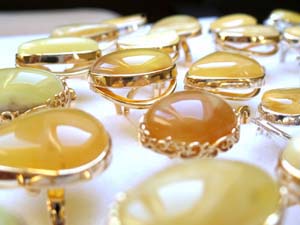natural amber jewellery Poland